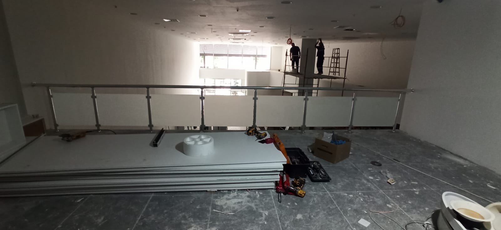 Çok Katlı Bina Balkon Korkuluk ve Silikon Cephe - Görsel 10